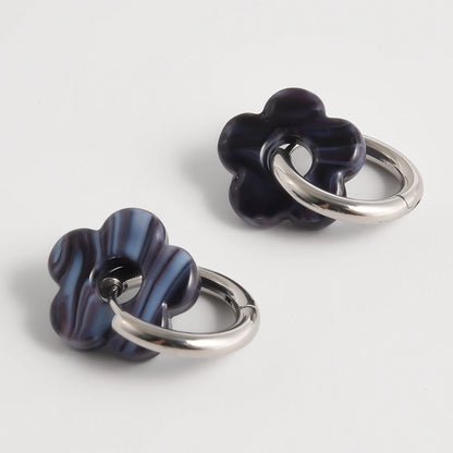 Créoles fleur en verre bleu nuit, finition argentée – JoliFleur