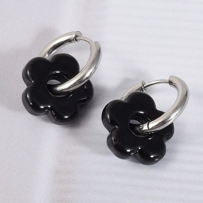 Créoles fleur en verre noir, finition argentée – JoliFleur
